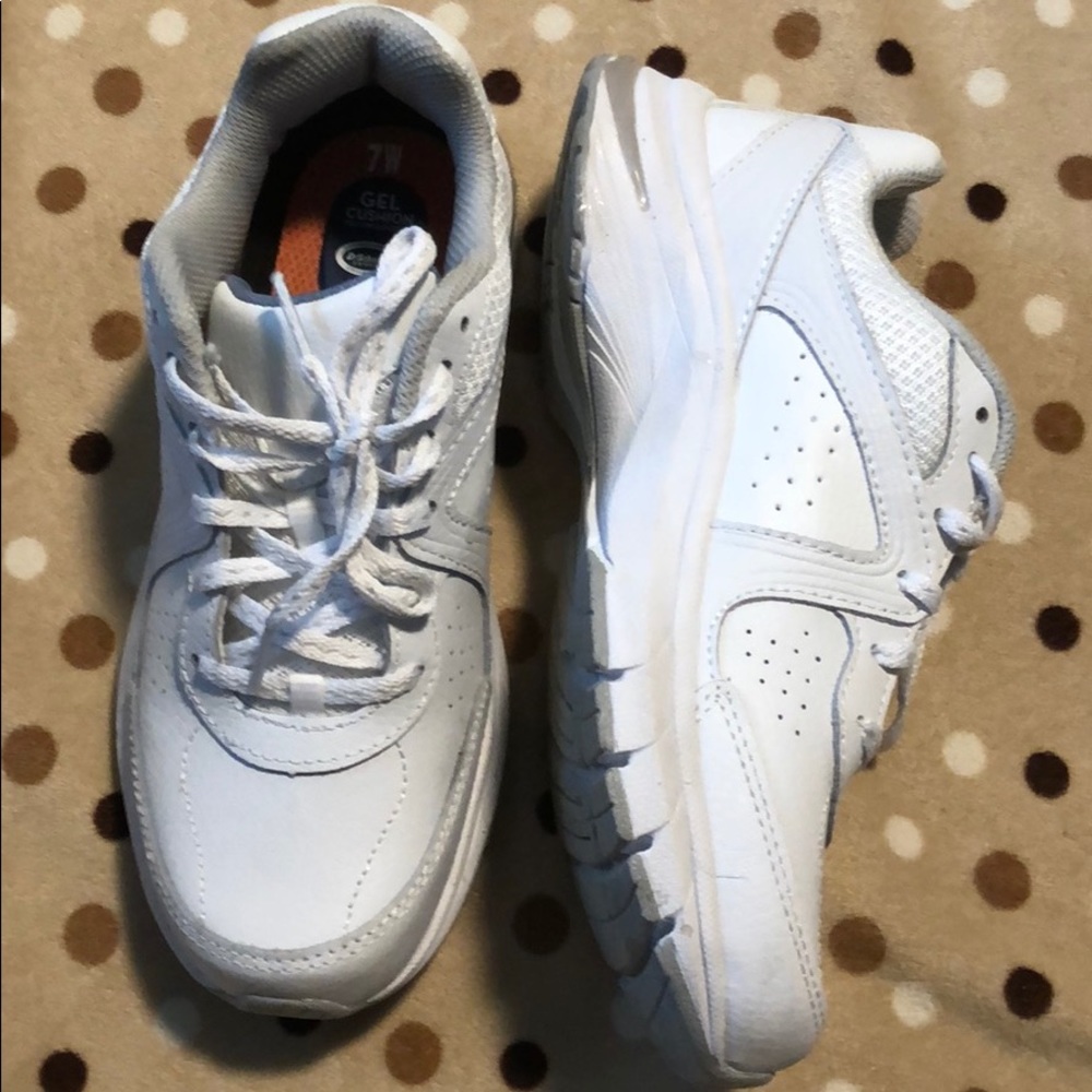 DR SCHOLLS SIZE 7 GEL CUSHION LIKE NEW